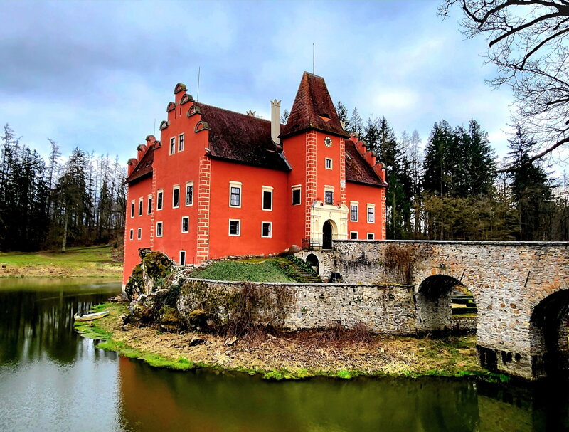 Južné ČESKO – Mestá, hrady a zámky